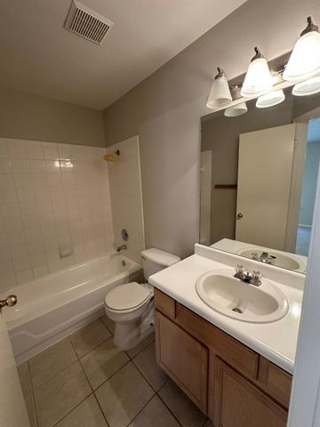 1917 White Oak CIR, Round Rock, TX 78681