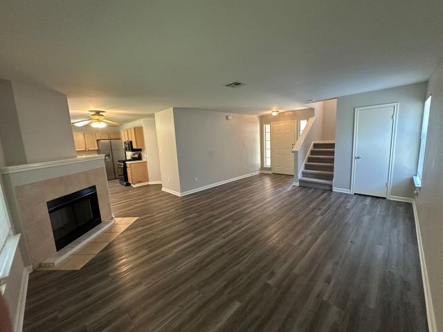 1917 White Oak CIR, Round Rock, TX 78681