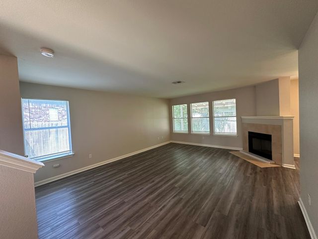 1917 White Oak CIR, Round Rock, TX 78681