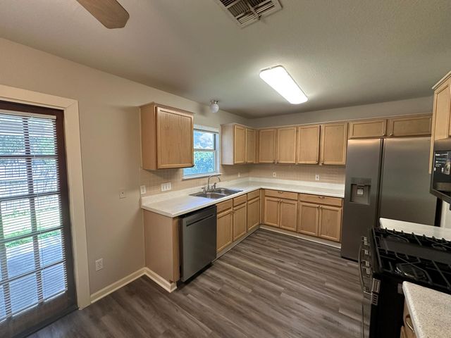 1917 White Oak CIR, Round Rock, TX 78681