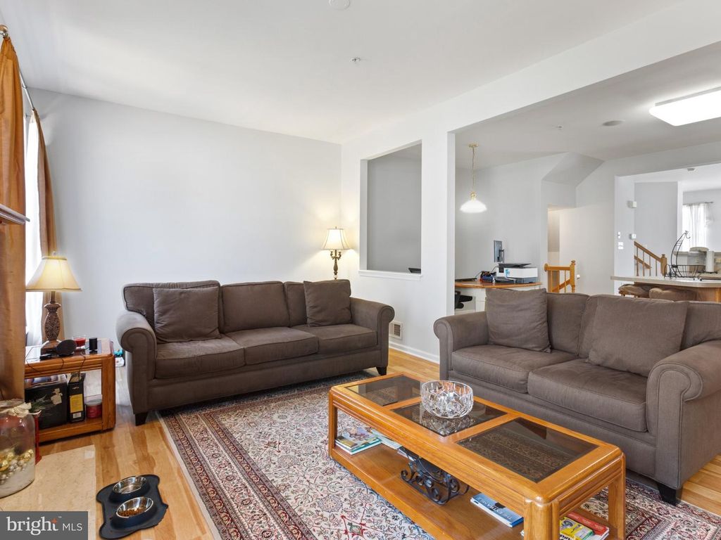 Image 10 of property listing at 4225 LAVENDER LN, Bowie, MD 20720