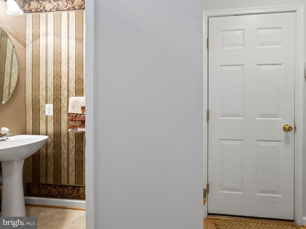 Image 19 of property listing at 4225 LAVENDER LN, Bowie, MD 20720