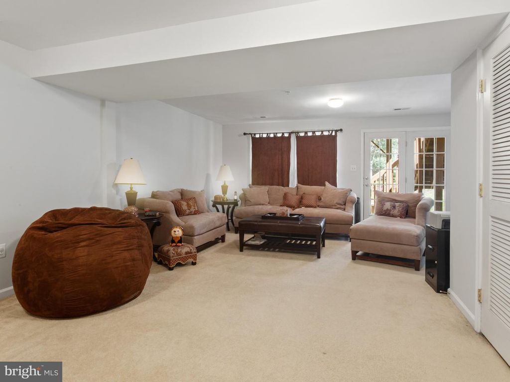 Image 5 of property listing at 4225 LAVENDER LN, Bowie, MD 20720