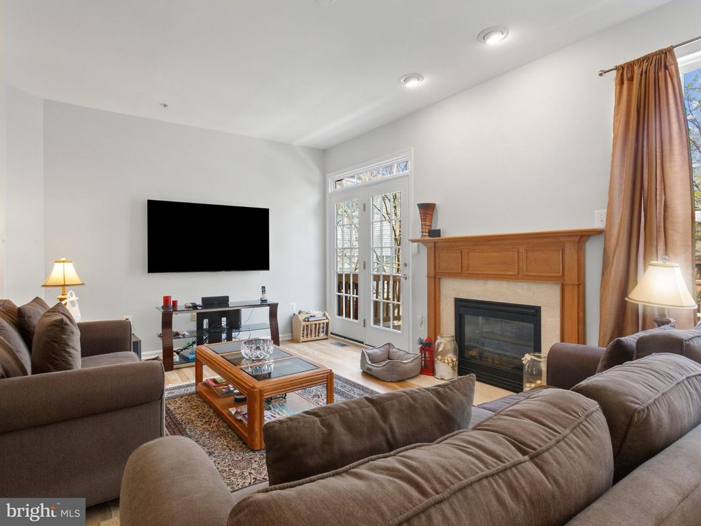 Image 8 of property listing at 4225 LAVENDER LN, Bowie, MD 20720