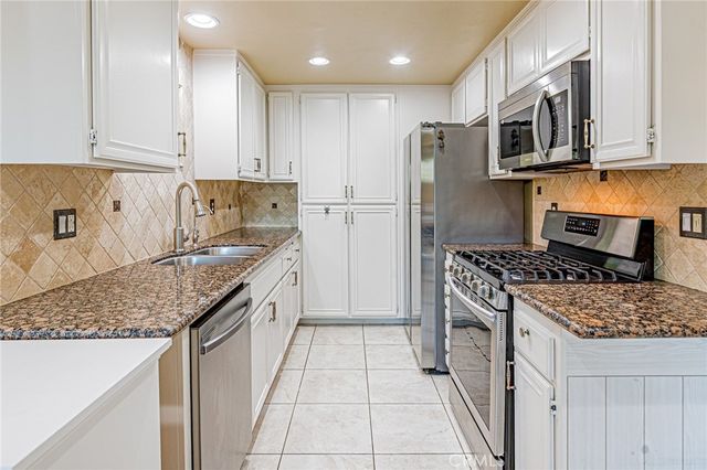 1524 Sherwood Village, Placentia, CA 92870