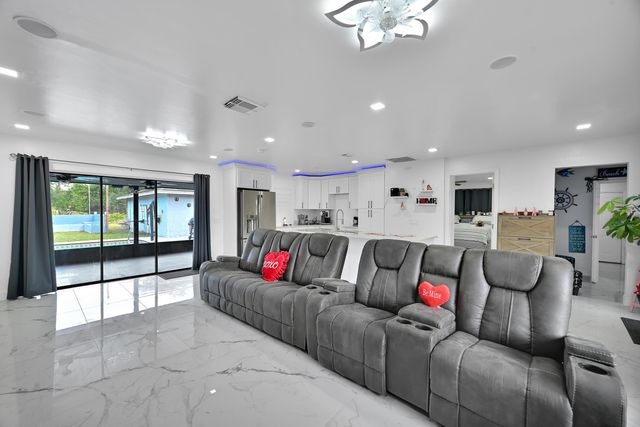 2404 Dade Road, Fort Pierce, FL 34982