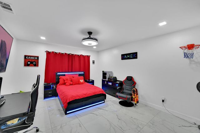 2404 Dade Road, Fort Pierce, FL 34982