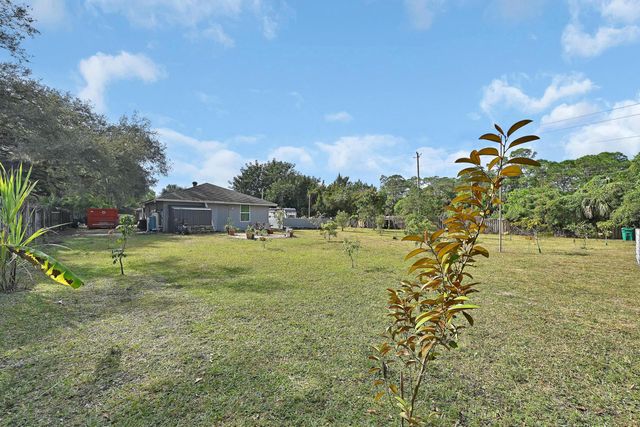 2404 Dade Road, Fort Pierce, FL 34982