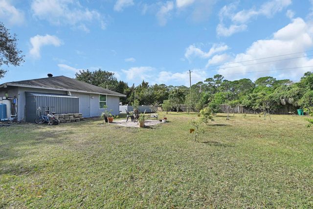 2404 Dade Road, Fort Pierce, FL 34982