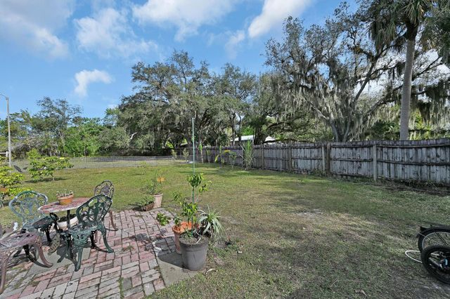 2404 Dade Road, Fort Pierce, FL 34982