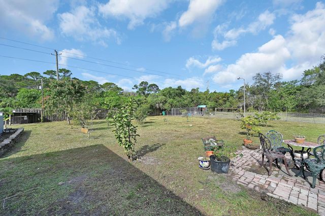 2404 Dade Road, Fort Pierce, FL 34982