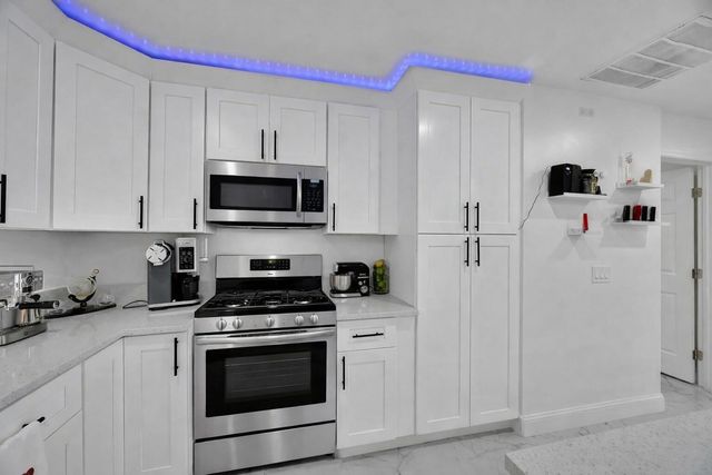 2404 Dade Road, Fort Pierce, FL 34982