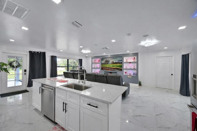 2404 Dade Road, Fort Pierce, FL 34982