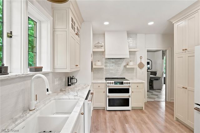 8061 Chagrin Road, Chagrin Falls, OH 44023