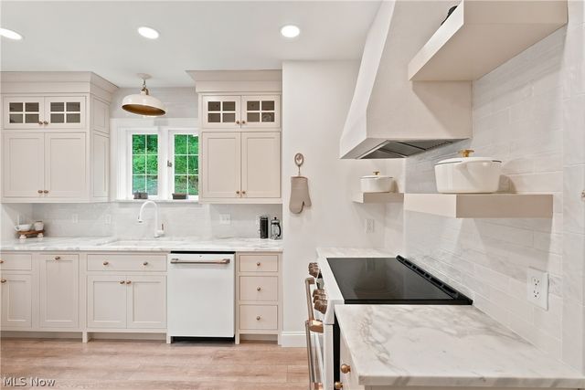8061 Chagrin Road, Chagrin Falls, OH 44023