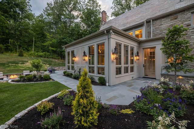 8061 Chagrin Road, Chagrin Falls, OH 44023