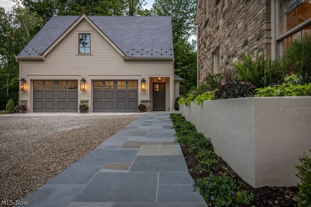 8061 Chagrin Road, Chagrin Falls, OH 44023