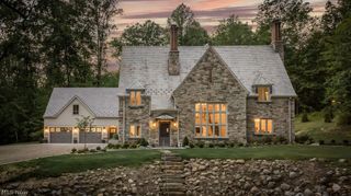 8061 Chagrin Road, Chagrin Falls, OH 44023