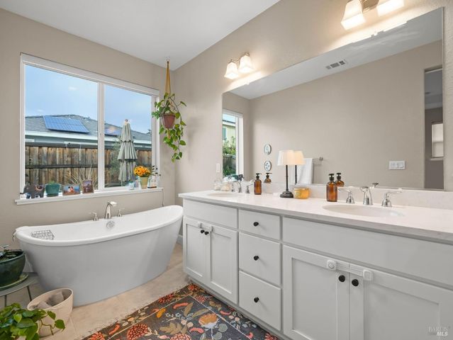 224 Gannet St, Vacaville, CA 95688