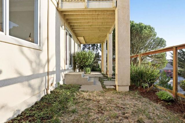 211 Sunset Court, Pacifica, CA 94044
