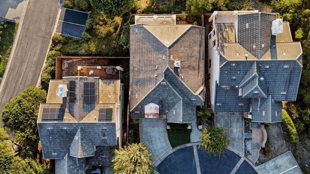 211 Sunset Court, Pacifica, CA 94044