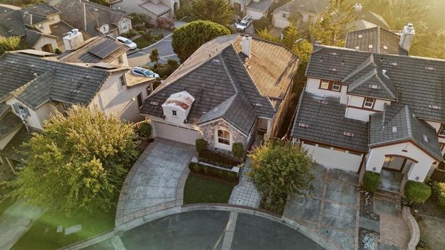 211 Sunset Court, Pacifica, CA 94044