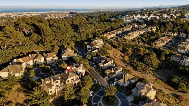 211 Sunset Court, Pacifica, CA 94044