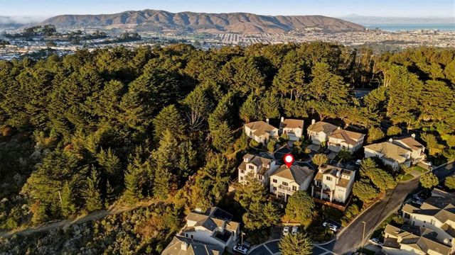 211 Sunset Court, Pacifica, CA 94044