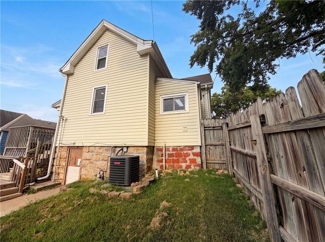 423 N Missouri Street, Liberty, MO 64068