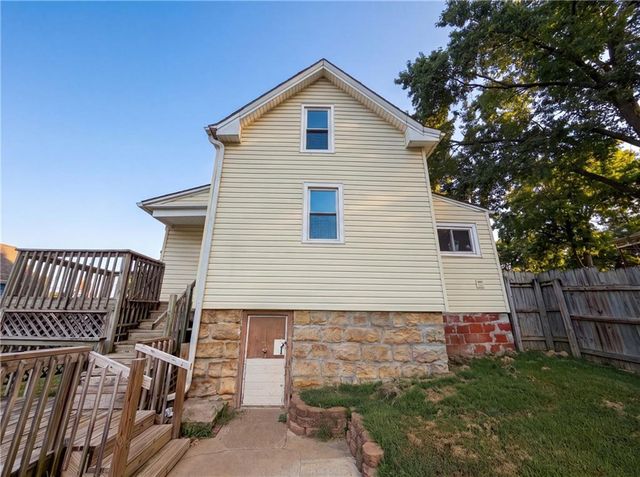 423 N Missouri Street, Liberty, MO 64068