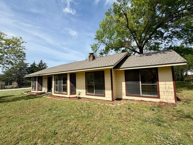 210 W Houston Street, Leonard, TX 75452