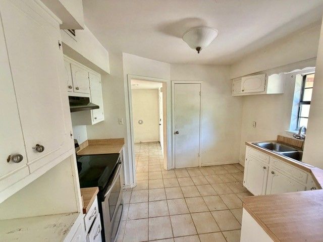 210 W Houston Street, Leonard, TX 75452