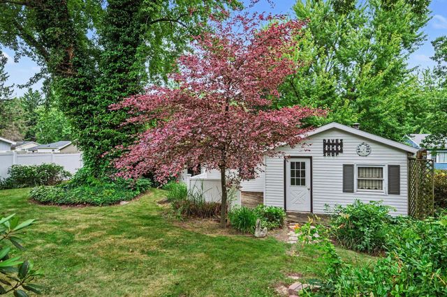 203 Dundee Drive, Emmett Twp, MI 49014
