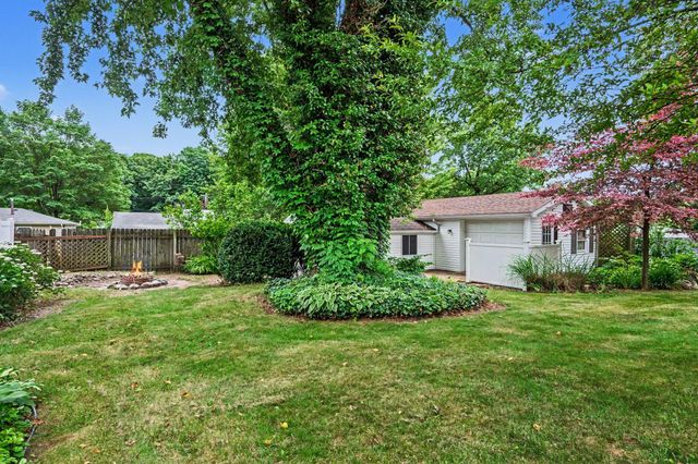 203 Dundee Drive, Emmett Twp, MI 49014