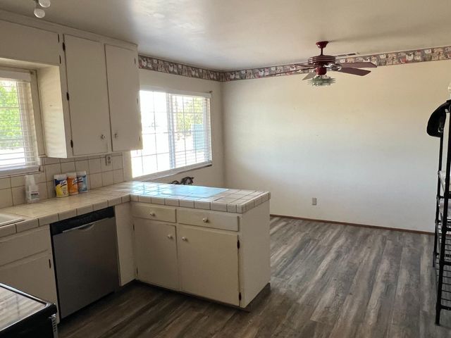 1936 Clinton Rd, Hughson, CA 95326