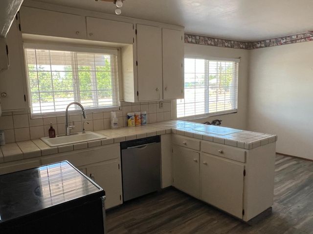 1936 Clinton Rd, Hughson, CA 95326