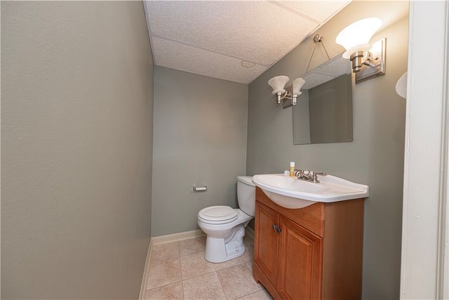 105 Oak Moss, North Fayette, PA 15108