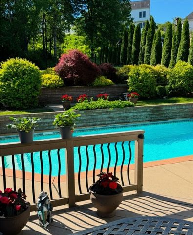 105 Oak Moss, North Fayette, PA 15108