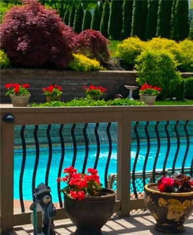 105 Oak Moss, North Fayette, PA 15108