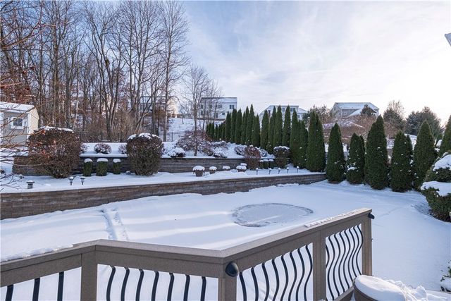 105 Oak Moss, North Fayette, PA 15108