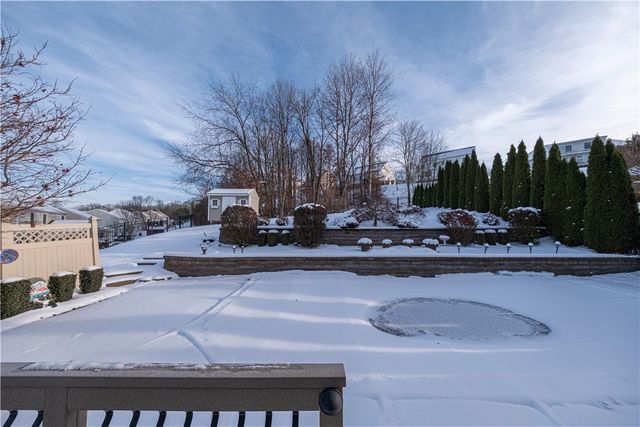 105 Oak Moss, North Fayette, PA 15108