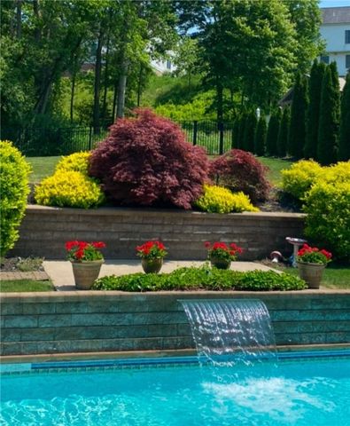 105 Oak Moss, North Fayette, PA 15108