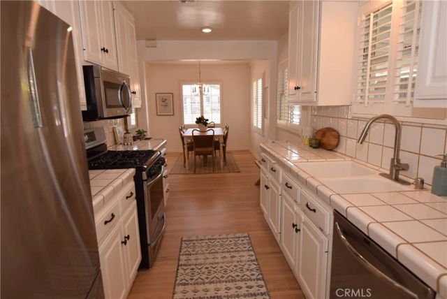 16839 Weddington Street, Encino, CA 91436