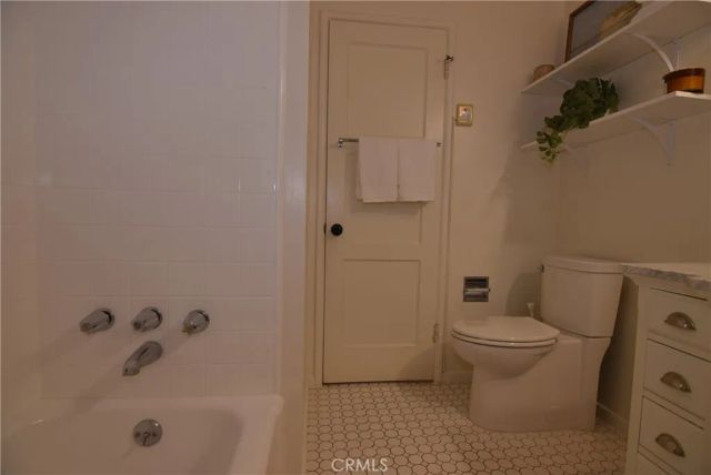 16839 Weddington Street, Encino, CA 91436