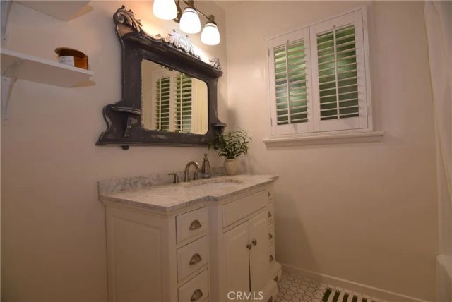 16839 Weddington Street, Encino, CA 91436