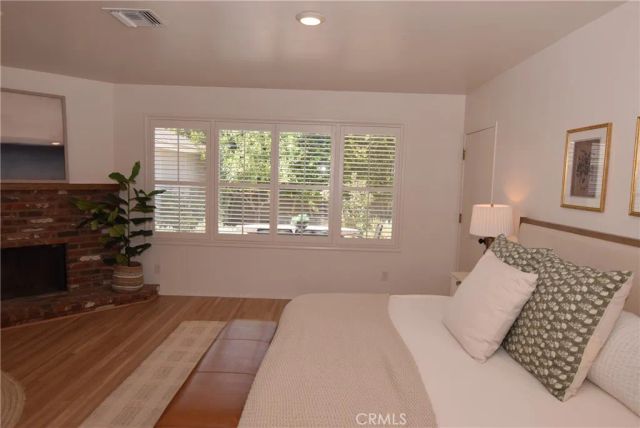 16839 Weddington Street, Encino, CA 91436