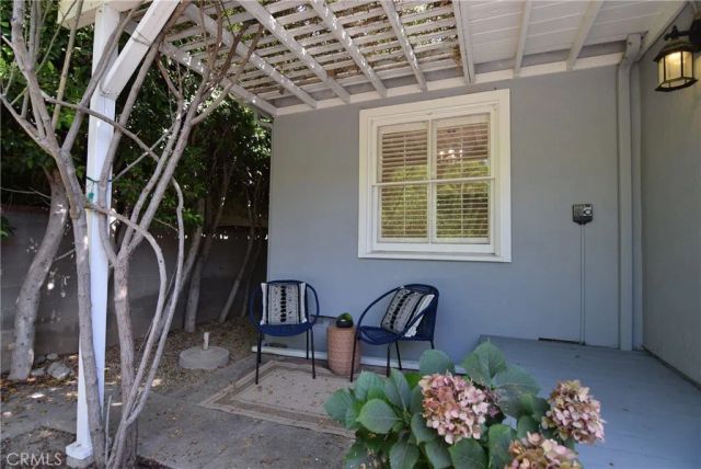 16839 Weddington Street, Encino, CA 91436