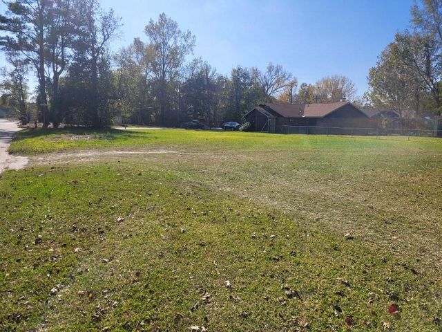 601 Earnest Carrington Sr Avenue, Cleveland, TX 77327