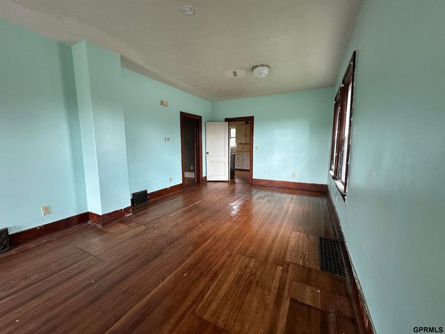5425 S 23rd Street, Omaha, NE 68107