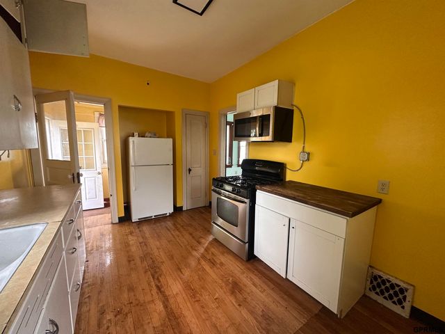 5425 S 23rd Street, Omaha, NE 68107